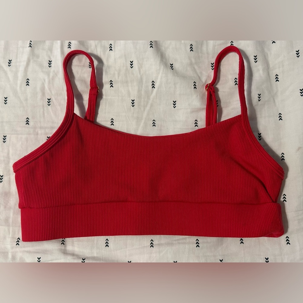 ♥️Beach Bunny Ribbed Bikini Top♥️